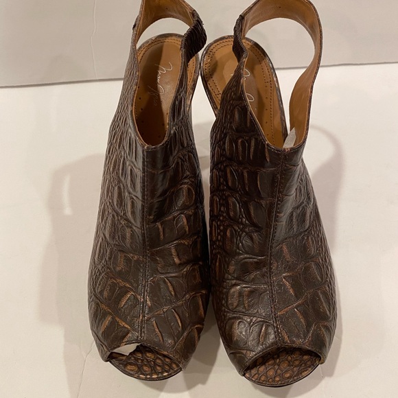 Maxazria BCBG croc embossed sandals slingbacks 39 - Picture 3 of 8